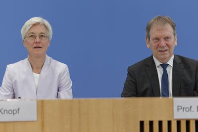 Pr?fbericht CO2-Emissionen 2024-stock-foto