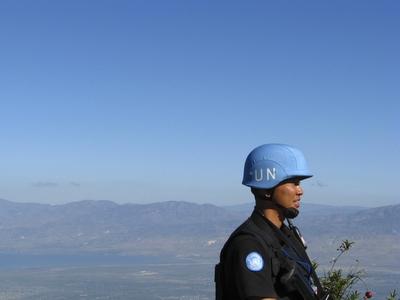 Bildnummer: 53375085  Datum: 30.05.2009  Copyright: imago/blickwinkelPhilippinischer Soldat der Stabilisierungsmission der Vereinten Nationen auf Haiti patrouilliert mit blauem Helm, Haiti, Provine de l Ouest, Kenskoff, Port-Au-Prince Philipinian soldier of the United Nations Stabilisation Mission in Haiti on patrol with blue helmet, Haiti, Provine de l Ouest, Kenskoff, Port-Au-Prince BLWS216839 kbdig 2009 quer Amerika amerikanisch Mittelamerika mittelamerikanisch Lateinamerika lateinamerikanisch Karibik karibisch Karibische Inseln Westindien Westindische Inseln Grosse Antillen Hispaniola Haiti haitianisch Querformat Port-au-Prince blauer Himmel wolkenloser Himmel blau Beruf Berufe Berufswelt Soldat Soldaten Militaer Blauhelmsoldat Blauhelmsoldaten Blauhelm Blauhelme UN-Blauhelm UN-Blauhelme UN-Friedenstruppe UN-Friedenstruppen Friedenstruppe der Vereinten Nationen Friedenstruppen der Vereinten Nationen Friedenstruppen Vereinten Nationen UN peacekeeping UN-Soldat UN-Soldaten Person Personen Einzelperson Einzelpersonen 1 Person eine PersonLeute Seitenansicht von der Seite Mensch Menschen Erwachsene Mann Maenner 20-30 Jahre jung junger Mann junge Maenner Beaufsichtigung Bewachung beaufsichtigen bewachen bewachend wachen wachend Ueberwachung ueberwachen Ausblick Aussicht Helm Helme Schutzausruestung Schutzkleidung Schutzbekleidung beschuetzen beschuetzend America American Central America Central American Latin America Latin-American Caribbean Caribbean Islands West Indies West Indies Islands Greater Antilles Haitian horizontal format blue sky cloudless sky blue job jobs profession professions soldier soldiers military United Nations peacebuilding peacemaking blue helmet blue helmets UN soldier UN soldiers peacekeeping force security force persons one person single person single persons peoples individual individuals side view lateral human being human beings adult adults grown-up grown-ups man men 20-30 years young overlooking superintending supervision supervising guarding outlook look-out view vista protective clothing head gear helmet helmets protecting Bildnummer 53375085 Date 30 05 2009 Copyright Imago Angle Philippine leader Soldier the Stabilization Mission the United Nations on HAITI patrolling with blue Helmet HAITI Provine de l Ouest Kenskoff Port Au Prince  Soldier of The United Nations Stabilisation Mission in HAITI ON Patrol With Blue Helmet HAITI Provine de l Ouest Kenskoff Port Au Prince  Kbdig 2009 horizontal America American Central America mittelamerikanisch Latin America Latin American Caribbean Caribbean Caribbean Islands West Indies West Indies Islands Size Antilles HISPANIOLA HAITI Haitian Landscape Port Au Prince Blue Heaven cloudless Heaven Blue Occupation Professions Professional world Soldier Soldiers Military UN soldier Blue helmet soldiers Blue helmet Blue helmets UN Blue helmet UN Blue helmets UN Peacekeeping force UN Peacekeepers Peacekeeping force the United Nations Peacekeepers the United Nations Peacekeepers United Nations UN Peacekeeping UN Soldier UN Soldiers Person People Individual Individuals 1 Person a people person Side view from the Side Man People Adults Man Maenner 20 30 Years Young young Man Boy Maenner Supervision Guarding supervise guard bewachend Guards waking Surveillance monitor Outlook View Helmet Helmets protective equipment Protective clothing Protective clothing protector protector America American Central America Central American Latin America Latin American Caribbean Caribbean Islands WEST Indies WEST Indies Islands Greater Antilles Haitian horizontally Format Blue Sky cloudless Sky Blue Job Jobs Profession professions Soldier Soldiers Military United Nations peacebuilding peacemaking Blue Helmet Blue Helmets UN Soldier UN Soldiers Peacekeeping Force Security Force Persons One Person Single Person Single Persons Peoples Individual individuals Side View Lateral Human Being Human beings Adult Adults Grown up Grown Oops Man Men 20 30 Years Young overlooking superintending Supervision supervising guarding Outlook Look out View Vista Protective Clothing Head Gear Helmet Helmets Protecting-stock-photo