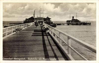 Heringsdorf Seebr?cke mit R?gendampfer Meer-stock-foto