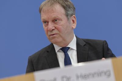Pr?fbericht CO2-Emissionen 2024-stock-foto