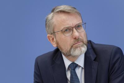 Pr?fbericht CO2-Emissionen 2024-stock-foto