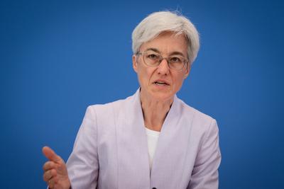 Bundespressekonferenz zum Pruefberichts der deutschen Treibhausgasemissionen 2024-stock-foto