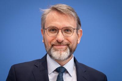 Bundespressekonferenz zum Pruefberichts der deutschen Treibhausgasemissionen 2024-stock-foto