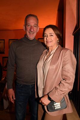 Heio von Stetten mit Ehefrau Elisabeth Romano / Premiere / Nein zum Geld / Kom?die im Bayerischen Hof / M?nchen / 15. Ma-stock-foto