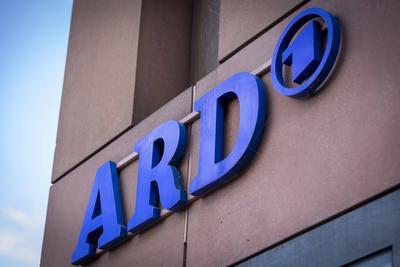 ARD Hauptstadtstudio Fassadenlogo, Fassadenlogo ARD Hauptstadtstudio Berlin Berlin Deutschland *** ARD Hauptstadtstudio-stock-foto