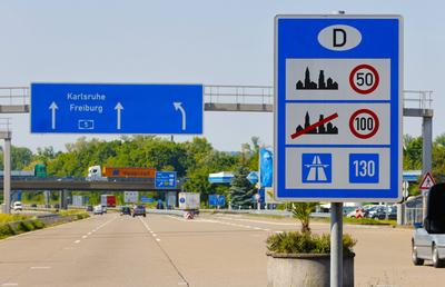 German - Swiss Border in Weil am Rhein, Germany-stock-foto