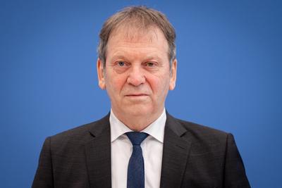 Bundespressekonferenz zum Pruefberichts der deutschen Treibhausgasemissionen 2024-stock-foto