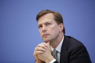 Steffen Seibert, Regierungssprecher, in der Bundespressekonferenz. Berlin, 17.09.2012. Berlin Deutschland PUBLICATIONxI-stock-foto