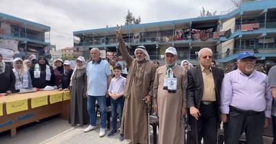 Palestinians attend an event marking the 77th anniversary of the Nakba at Al-Jaouni School, which houses displaced persons-stock-foto