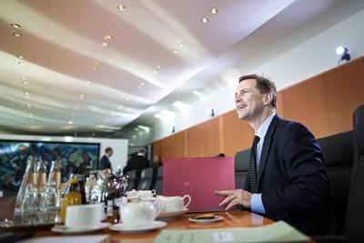 Steffen Seibert, Regierungssprecher, aufgenommen im Rahmen der woechentlichen Sitzung vom Kabinett in Berlin, 05.02.202-stock-foto