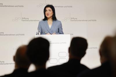 Katherina Reiche beim Tag des Familienunternehmens 2025-stock-foto