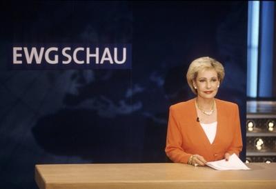 Dagmar Berghoff in Einer wird gewinnen ARD 05 98 thg Moderation TV Fernsehen News Frau blond kurzh-stock-foto