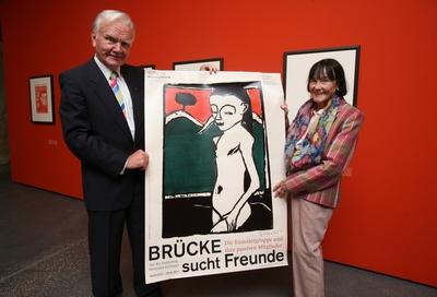 Bildnummer: 54592802  Datum: 17.09.2010  Copyright: imago/K?hnHalle / Saale, Stiftung Moritzburg: Szenenwechsel Sammlung Hermann Gerlinger - Br?cke sucht Freunde. Die K?nstlergruppe und ihre passiven Mitglieder im Foto : Hermann Gerlinger und Frau Hertha (90) Kultur People Kunst kbdig xkg 2010 quer o0 Frau, Mann, Ehefrau, Ehemann, FamilieBildnummer 54592802 Date 17 09 2010 Copyright Imago K?hn Hall Saale Foundation Moritzburg  Collection Hermann Gerlinger Bridge searches Friends the Artistsu0026#39; group and theirs passive Members in Photo Hermann Gerlinger and Woman Hertha 90 Culture Celebrities Art Kbdig xkg 2010 horizontal o0 Woman Man Wife Husband Family-stock-foto