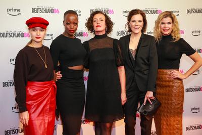 Sonja Gerhardt Florence Kasumba Maria Schrader Fritzi Haberlandt Anke Engelke Premiere Prime Original Serie Deutschland8-stock-foto