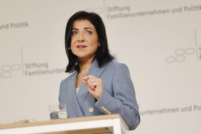 Katherina Reiche beim Tag des Familienunternehmens 2025-stock-foto