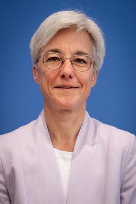 Bundespressekonferenz zum Pruefberichts der deutschen Treibhausgasemissionen 2024-stock-foto