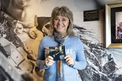 Suzi Quatro Portrait Portr?t Suzi Quatro stellt ihr neues Album No Control im Hard Rock Cafe Hamb-stock-foto