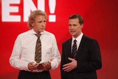 Thomas Gottschalk und Steffen Seibert. Spendengala Wir wollen helfen - Ein Herz f?r Kinder Livesendung des ZDF s aus de-stock-foto