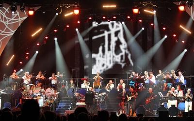 19/ Konzert: James Last, German composer Hans Hansi performing live in O2 World on May 04, 2013 in Berlin, Big band lead-stock-photo