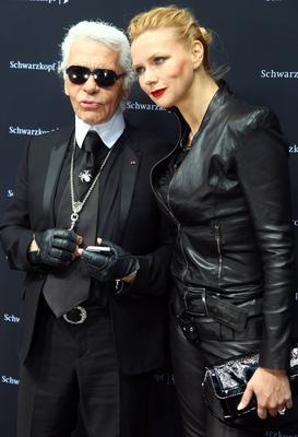 Bildnummer: 55265196  Datum: 14.04.2011  Copyright: imago/showimagesKarl Lagerfeld und Veronica Ferres auf dem schwarzen Teppich zum Dinnerempfang in der Schwarzkopf Lightbox by KarlLagerfeld in D?sseldorf am 14.04.2011 Entertainment People kbdig xkg 2011 hoch Aufmacher premiumd Schwarzkopf Designer Modedesigner Roter Teppich Schwarzer Teppich Ankunft Arrivals Er?ffnung Opening Empfang Dinner Dinnerempfang Promi Vip Celebrity Store Lightbox Eurovision Song Contest ESCBildnummer 55265196 Date 14 04 2011 Copyright Imago showimages Karl Lagerfeld and Veronica Ferres on the Black Carpet to Dinner reception in the Schwarzkopf lightbox by karl lagerfeld in Dusseldorf at 14 04 2011 Entertainment Celebrities Kbdig xkg 2011 vertical Highlight premiumd Schwarzkopf Designers Fashion designer Red Carpet Schwarzer Carpet Arrival Arrivals Opening Opening Reception Dinner Dinner reception Celebrity VIP Celebrity Store lightbox Eurovision Song Contest Esc-stock-photo
