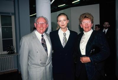 Bildnummer: 55982166  Datum: 05.11.1995  Copyright: imago/Horst GaluschkaVeronica Ferres mit Eltern, Anfang der 1990er Jahre People Entertainment xdp x1x 1995 quer !AUFNAHMEDATUM GESCH?TZT! 55982166 Date 05 11 1995 Copyright Imago Horst Galuschka Veronica Ferres with Parents Beginning the 1990 Years Celebrities Entertainment XDP x1x 1995 horizontal date estimated-stock-foto