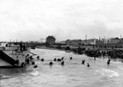 IMAGO History, Zweiter Weltkrieg: 1939 - 1945 World War Two - Western Front - France Canadian troops were amongst the fi-stock-photo
