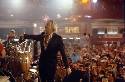 Der deutsche Bandleader Komponist Arrangeur und Musikproduzent James Last in action bei einem gro?-stock-foto