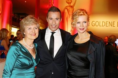 Friede Springer, Kai Pflaume und Veronica Ferres bei der Verleihung der GOLDENE BILD der FRAU 2013 - Deutschlands Stark-stock-foto