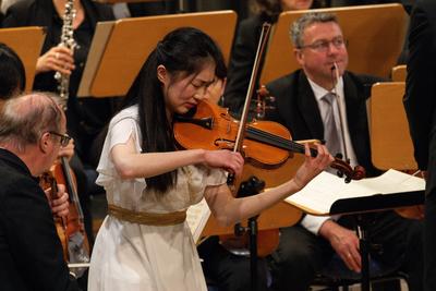15.05.2025, 60. Internationaler Instrumentalwettbewerb Markneukirchen, Finalrunde, Violine-stock-foto