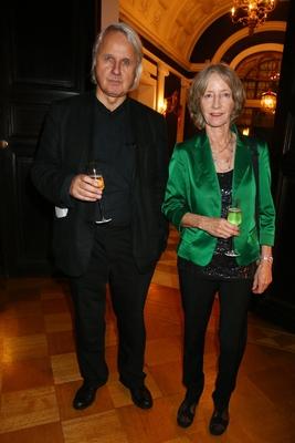 Prof. Bernhard Leitner und Nike Wagner beim ALS Gala 2014 bei bei dem Charity GalaDinner zugunsten der Erforschung der A-stock-foto