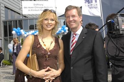 Christian Wulff (CDU-Politiker) mit Veronica Ferres (Schauspielerin) 05/06 thg Christian Wulff und Veronica Ferres am 0-stock-photo