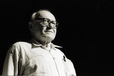 Deutsches Theater / Kammerspiele Ernst JANDL, Wien,?sterreich 1.8.1925 - 9.6.2000 Der Poet Ernst Jandl 1992 in Berlin.-stock-foto