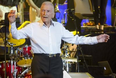 Bildnummer: 59905189  Datum: 05.05.2013  Copyright: imago/Andreas WeihsBandleader James Last (84) - b?rgerlich: Hans Last - auf Einmal noch Tournee 2013 in der Messe Dresden. Kultur, Konzert; Entertainment People xcb x0x 2013 quer Pop Musik Music Auftritt Konzert Hans Last James Last Happy Sound Bandleader Nonstop Dancing Partysound  59905189 Date 05 05 2013 Copyright Imago Andreas  Bandleader James Load 84 bourgeois Hans Load on once yet Tour 2013 in the trade Fair Dresden Culture Concert Entertainment Celebrities  x0x 2013 horizontal Pop Music Music Appearance Concert Hans Load James Load Happy Sound Bandleader non-stop Dancing-stock-photo