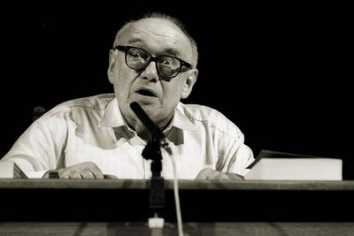 Deutsches Theater / Kammerspiele Ernst JANDL, Wien,?sterreich 1.8.1925 - 9.6.2000 Der Poet Ernst Jandl 1992 in Berlin.-stock-foto