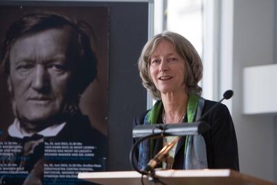 Bildnummer: 60050615  Datum: 07.07.2013  Copyright: imago/R?diger W?lk DEU, Deutschland, M?nster: Dr. Nike Wagner, Urenkelin von Richard Wagner bei einer Veranstaltung im Theater M?nster, (Vortragsreihe Gelehrte im Theater - Richard Wagner) Kultur People Musik xcb x0x 2013 quer Art B?hne DEU Deutschland Europe GER Germany Kultur Kunst M?nster NRW Nordrhein-Westfalen Northrine-Westphalia Theater Theater M?nster Unterhaltung entertainment stage stage theater  60050615 Date 07 07 2013 Copyright Imago R?diger W?lk DEU Germany Muenster Dr Nike Wagner Urenkelin from Richard Wagner at a Event in Theatre Muenster Lecture series Scholars in Theatre Richard Wagner Culture Celebrities Music  x0x 2013 horizontal Art Stage DEU Germany Europe ger Germany Culture Art Muenster NRW North Rhine Westphalia Northrine  Westphalia Theatre Theatre Muenster Entertainment Entertainment Stage Stage Theatre-stock-photo