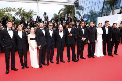 Cameron Mann, Matt Gomez Hidaka, Amelie Hoeferle, Lars Knudsen, Joaquin Phoenix, Ari Aster, Michael Ward, Luke Grimes, Pedro Pascal, Emma Stone, Austin Butler, Clifton Collins-stock-foto