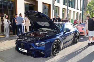APROPOS SUMMER VIBES mit BRABUS - Limitierter BRABUS Rocket GTS aus Carbon mit 1.000 PS zum Preis von 1 Mio. Euro ist de-stock-foto