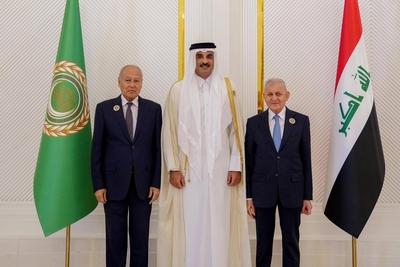 Iraqi President, Abdul Latif Jamal Rashid, meets with the head of the Saudi Arabian delegation, Adel al-Jubeir-stock-foto