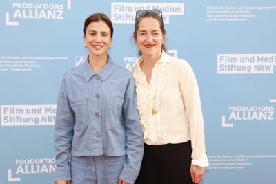 Aylin Tezel, Hella Wenders-stock-photo