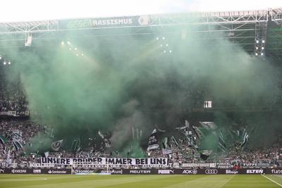 Borussia M?nchengladbach vs VfL Wolfsburg - Bundesliga-stock-foto