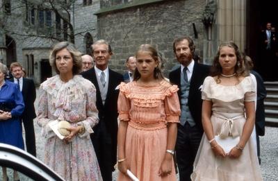 von Hannover K?nigin Sofia von Spanien mit ihren T?chtern Cristina und Elena bei der Hochzeit von E-stock-photo