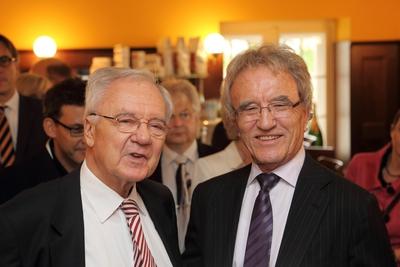 Manfred Stolpe und Horst Teltschik, vlnr, beim Festakt der ungarischen Botschaft anl?sslich des 25-j?hrigen Jubil?ums d-stock-foto