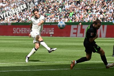 BOR. M`GLADBACH - VFL WOLFSBURG-stock-photo
