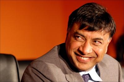 NEW DELHI INDIA ? JULY 7 Chairman of ArcelorMittal Lakshmi N Mittal at a press conference on July-stock-foto
