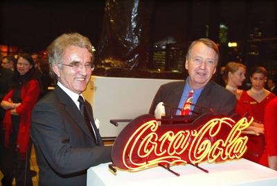 75 Jahre Coca-Cola 75 Jahre Coca-Cola / Horst Teltschik und Arend Oetker Copyright: IMAGO. Herrmann 17.02.2004 Thema: Ju-stock-foto