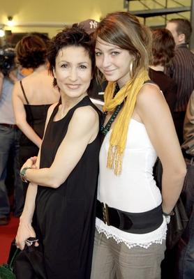 Schauspielerin Renan Demirkan mit Tochter Ayshe (beide TUR) anl?sslich der Filmpremiere von - Maria an Callas - in K?ln-stock-foto