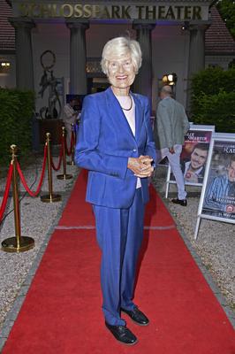 Friede Springer bei der Premiere des Theaterst?cks Fisch sucht Fahrrad im Schlosspark Theater. Berlin, 17.05.2025 *** Fr-stock-foto
