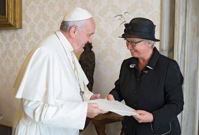 Papst Franziskus hat die neue deutsche Botschafterin beim Heiligen Stuhl, Annette Schavan, am Montag (08.09.14) im Vati-stock-photo