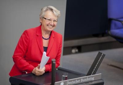 Annette SCHAVAN CDU Bundesbildungsministerin spricht im Bundestag Berlin DEU Deutschland PUB-stock-foto