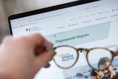 News Bilder des Tages  Die Website des neuen Organspenderegisters, das beim Bundesinstitut f?r Arzneimittel und Medizinp-stock-foto